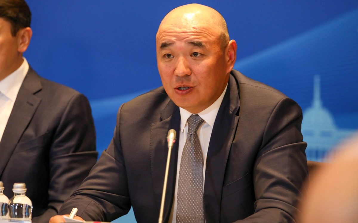 Qanat Sharlapaev