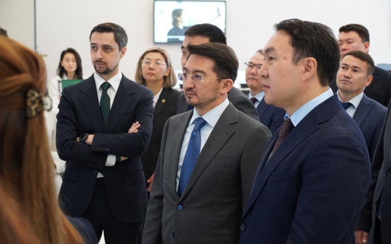 Smart Point Smart Point: Apple Store-style service center opens in Astana