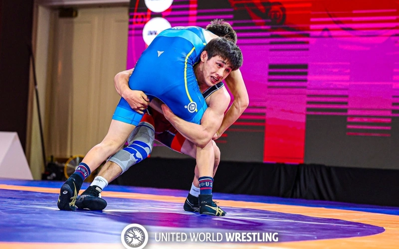 Трое казахстанских борцов вышли в финал чемпионата Азии U20 по вольной борьбе
