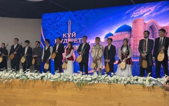 Республиканский конкурс кюйши «Күй құдіреті» начался в Туркестане