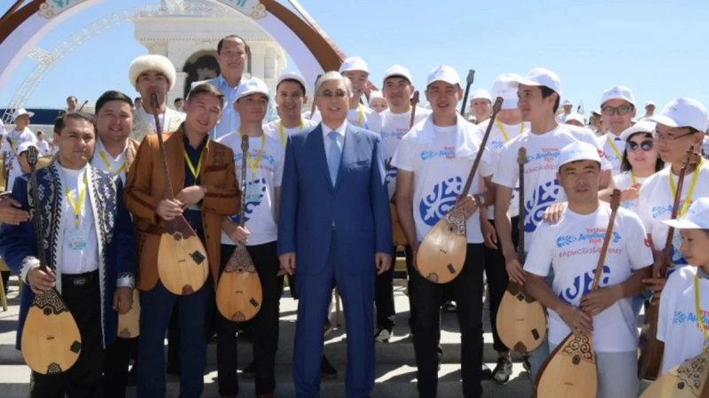 домбыра Тоқаев