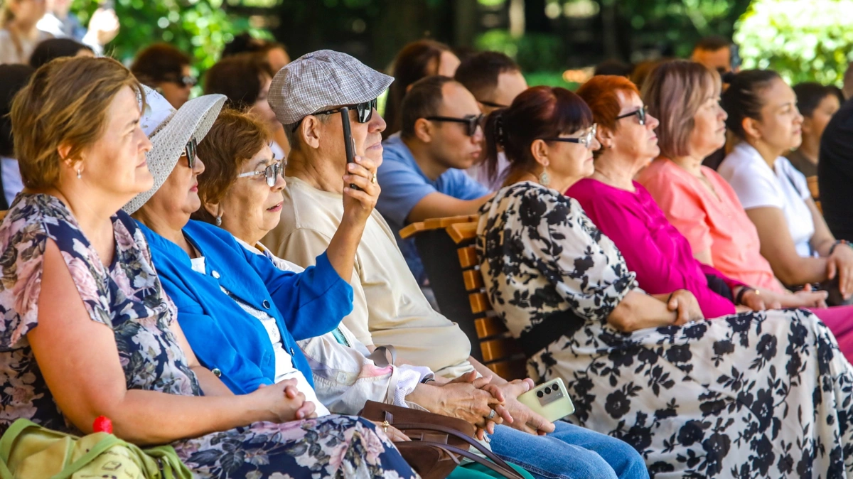 Яркие костюмы, народные кюи и праздничная атмосфера: в Алматы отметили День домбры
