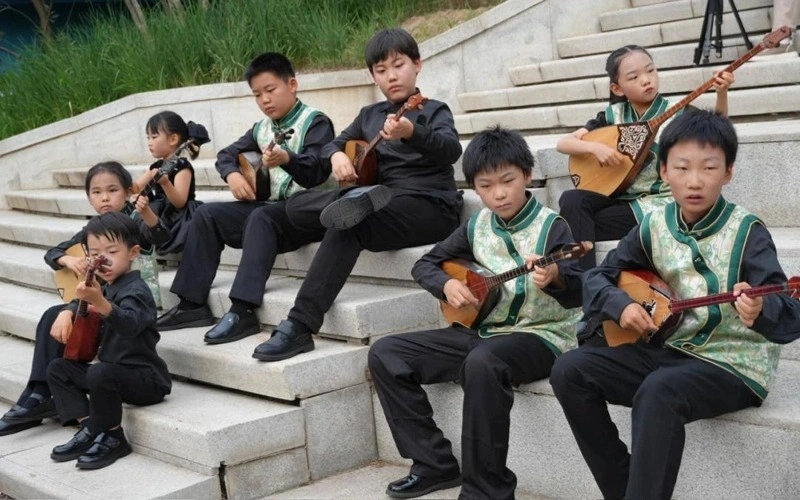 National Dombra Day celebrated in Beijing