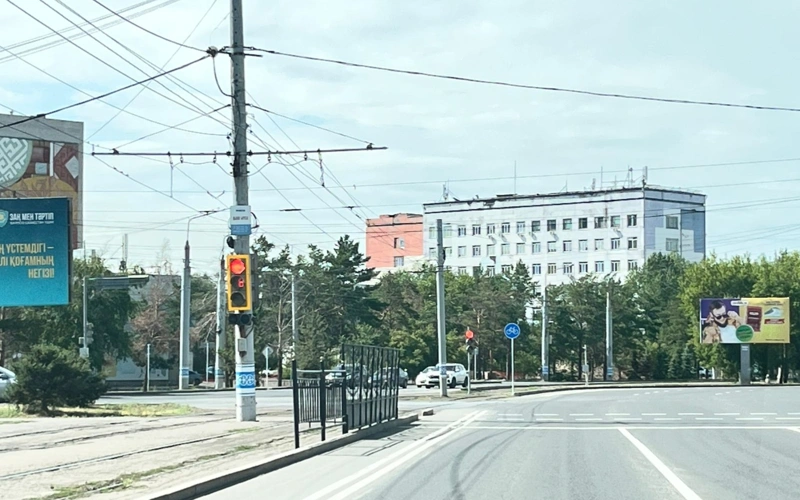 Мужчина врезался на авто в столб и погиб в Павлодаре
