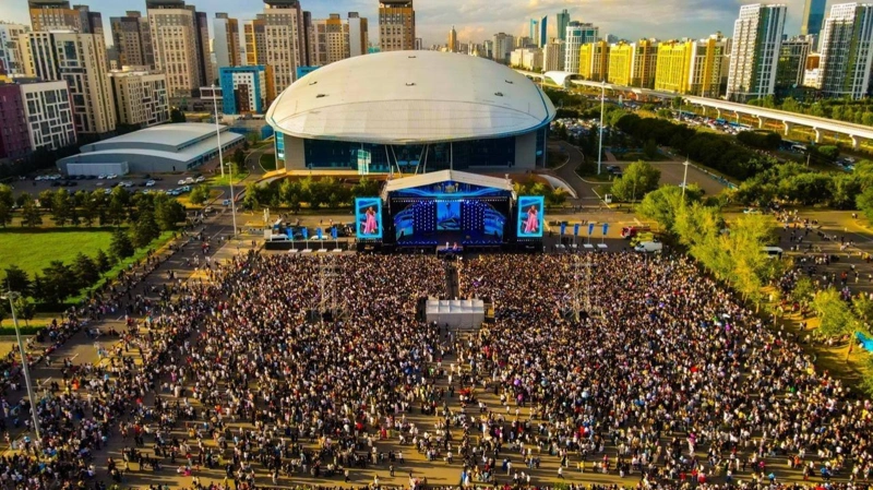 Astanadaǵy Open Air kontsertterine 100 myńnan astam kórermen jınaldy
