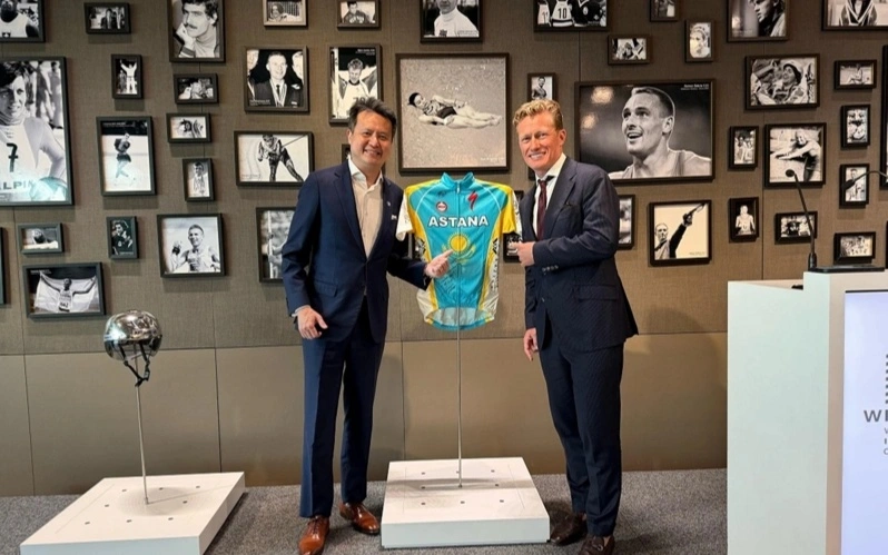 Александр Винокуровнинг формаси Лозаннадаги Халқаро Олимпия музейига совға қилинди