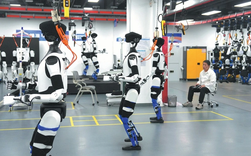 China, humanoid robots 