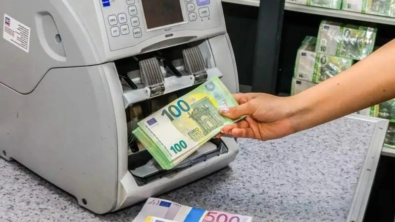 Үш айда Қазақстаннан Өзбекстанға бағытталған ақша аударымдары 155 млн долларданн асты