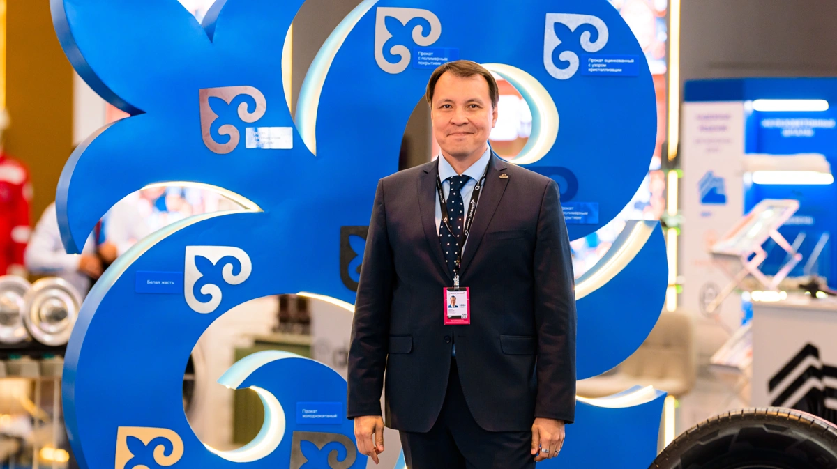 Qarmet ИННОПРОМ-2026 көрмесінде цифрлық шешімдерін таныстырды
