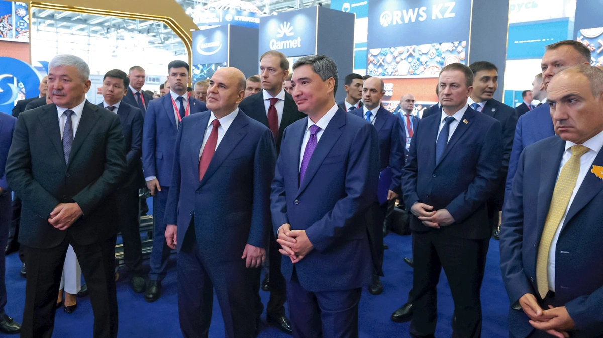 Qarmet ИННОПРОМ-2026 көрмесінде цифрлық шешімдерін таныстырды