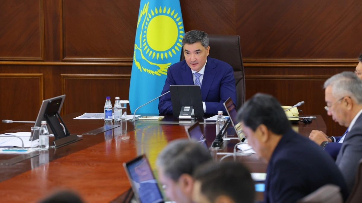 Қазақстан Республикасының Премьер-министрі Олжас Бектеновтің төрағалығымен Су кеңесінің отырысы өтті