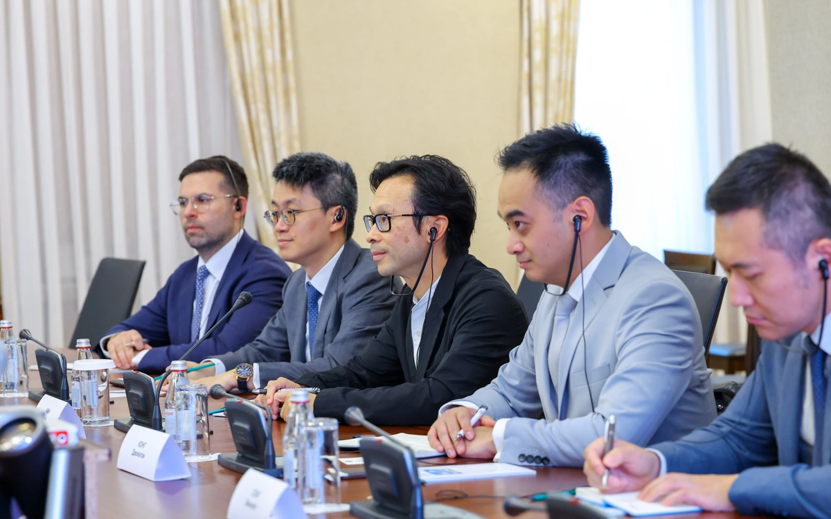 Канат Бозумбаев провел встречу с руководством гонконгских компаний Towngas и Full Vision Capital