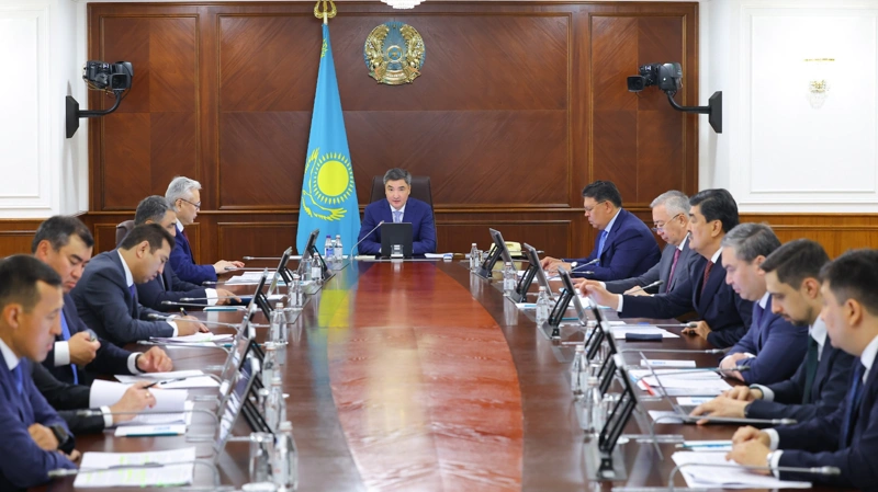 Қазақстан Республикасының Премьер-министрі Олжас Бектеновтің төрағалығымен Су кеңесінің отырысы өтті