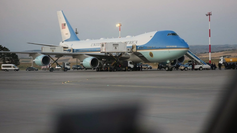 Трамп покинул Турцию на старом президентском борту