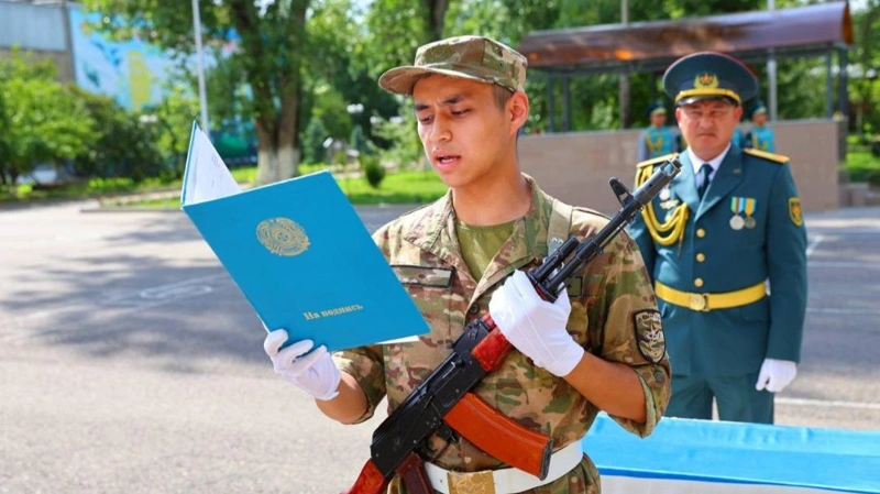 Первых офицеров по кибербезопасности подготовили в Вооруженных силах Казахстана
