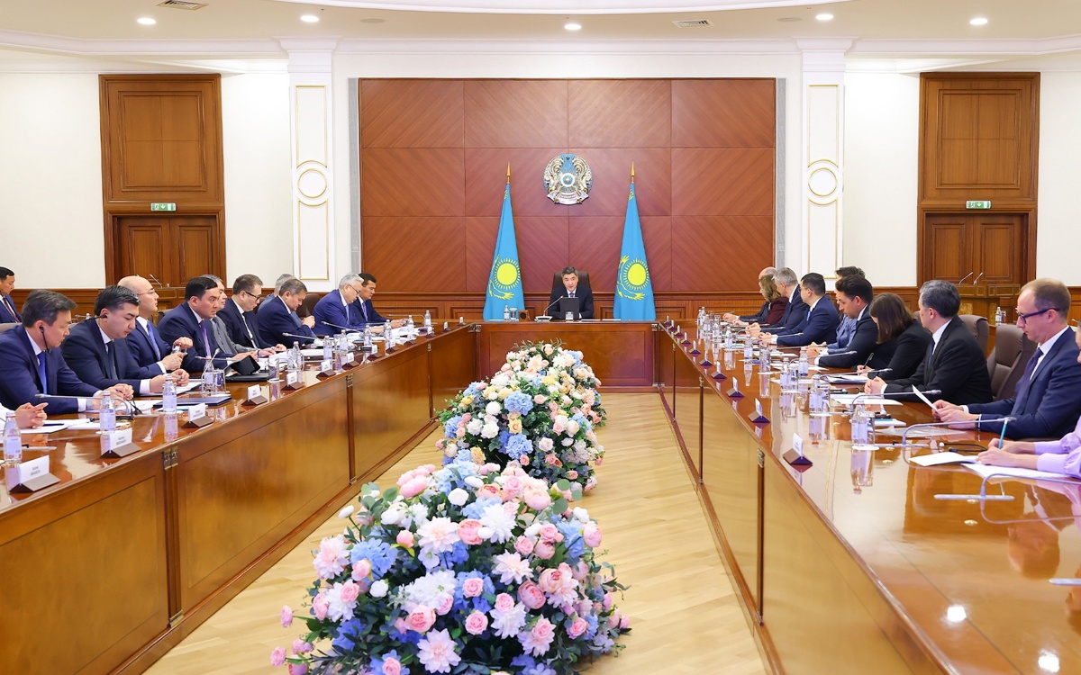 Kazakhstan and foreign investors focus on digitalization and AI development
