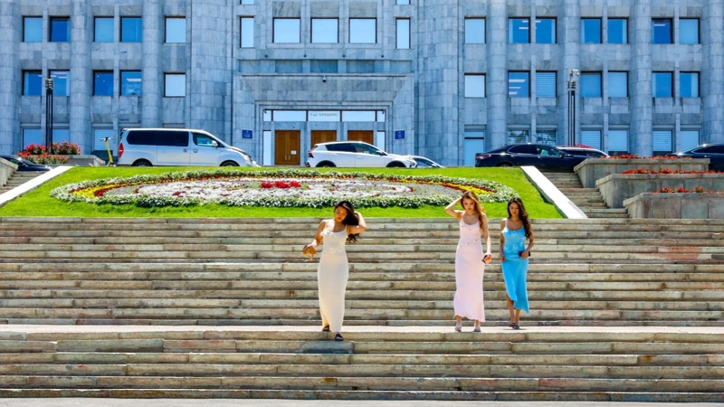 Площадь Республики в Алматы
