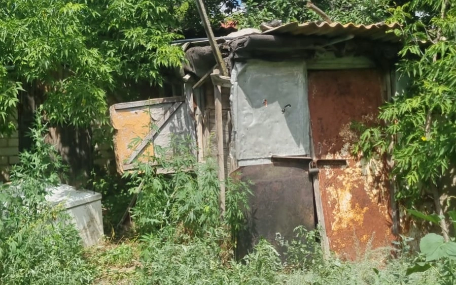 Барар жер, басар тауымыз жоқ: Оралда тұрғындар апатты үйде тұрып жатыр