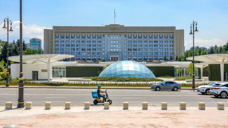 Площадь Республики в Алматы