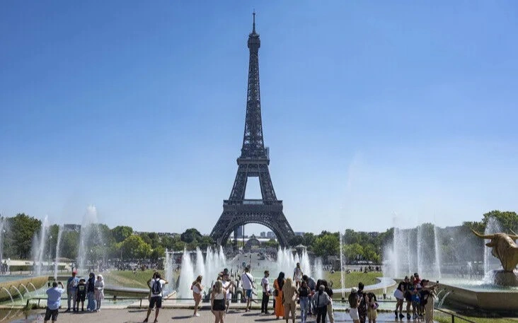 Eiffel Tower to close early amid France’s heatwave