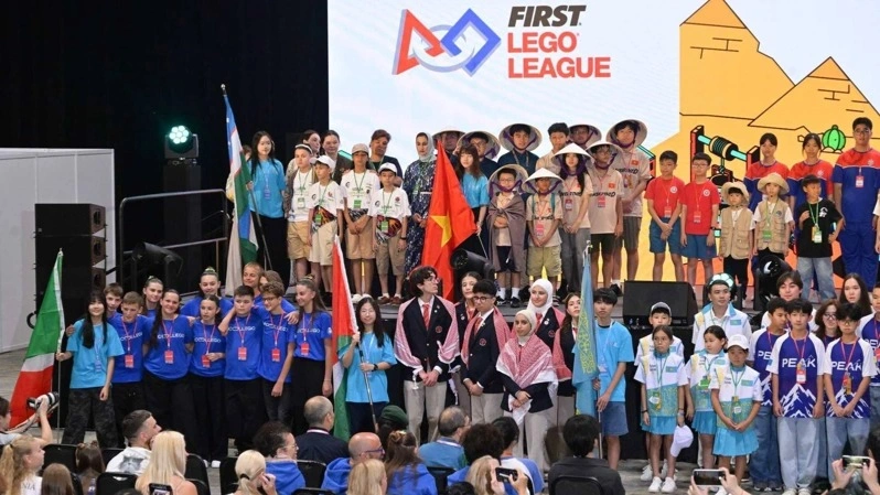 Kazakh students win top honors at Hong Kong robotics championship