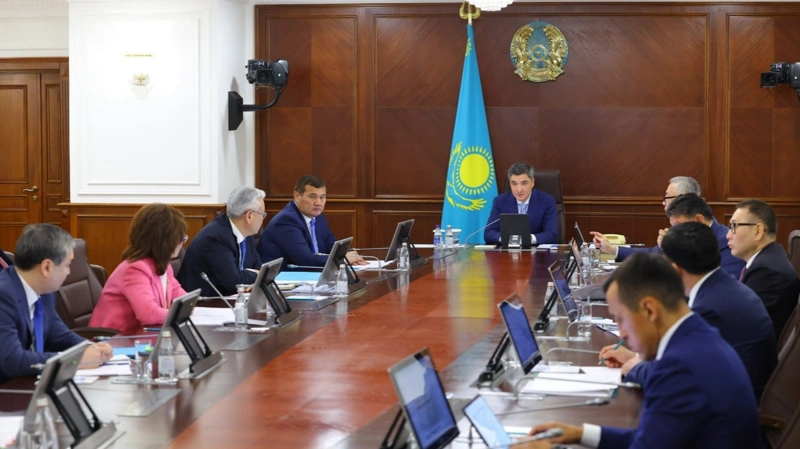 Үкімет отырысы: Премьер-министр министрліктер мен әкімдіктерге қандай тапсырмалар берді 
