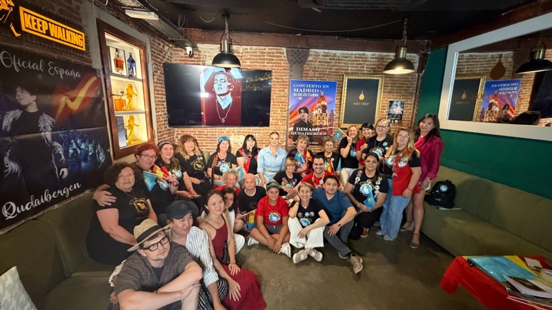 Dimash Qudaibergen&rsquo;s fans meet Kazakh diaspora members in Spain