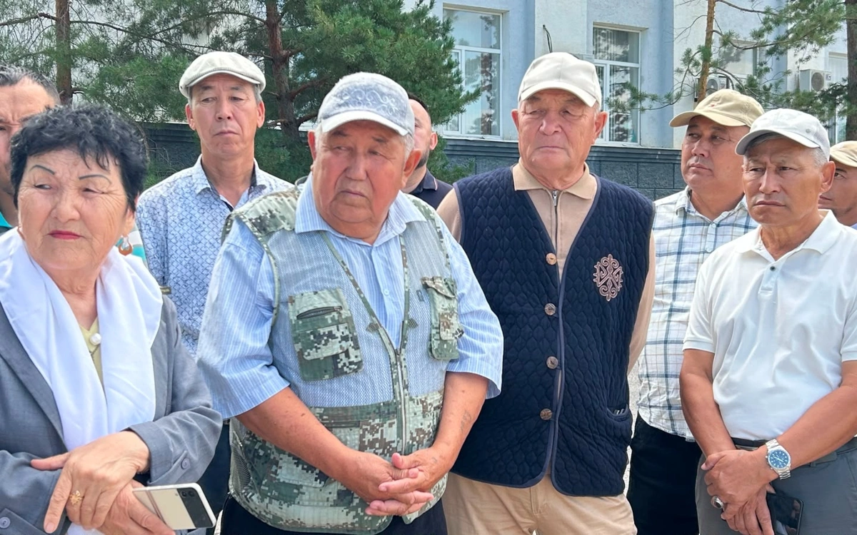 Ақтөбеде қоқыс шығара алмайтын отырған тұрғындар әкімдіктен көмек сұрады