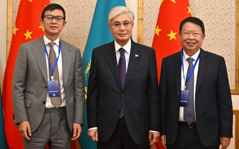 Kazakh President Kassym-Jomart Tokayev discussed long-term cooperation prospects in high-tech industries with Pan Jian, Co-Chairman of the Board of Directors of Contemporary Amperex Technology Co. Ltd. (CATL)