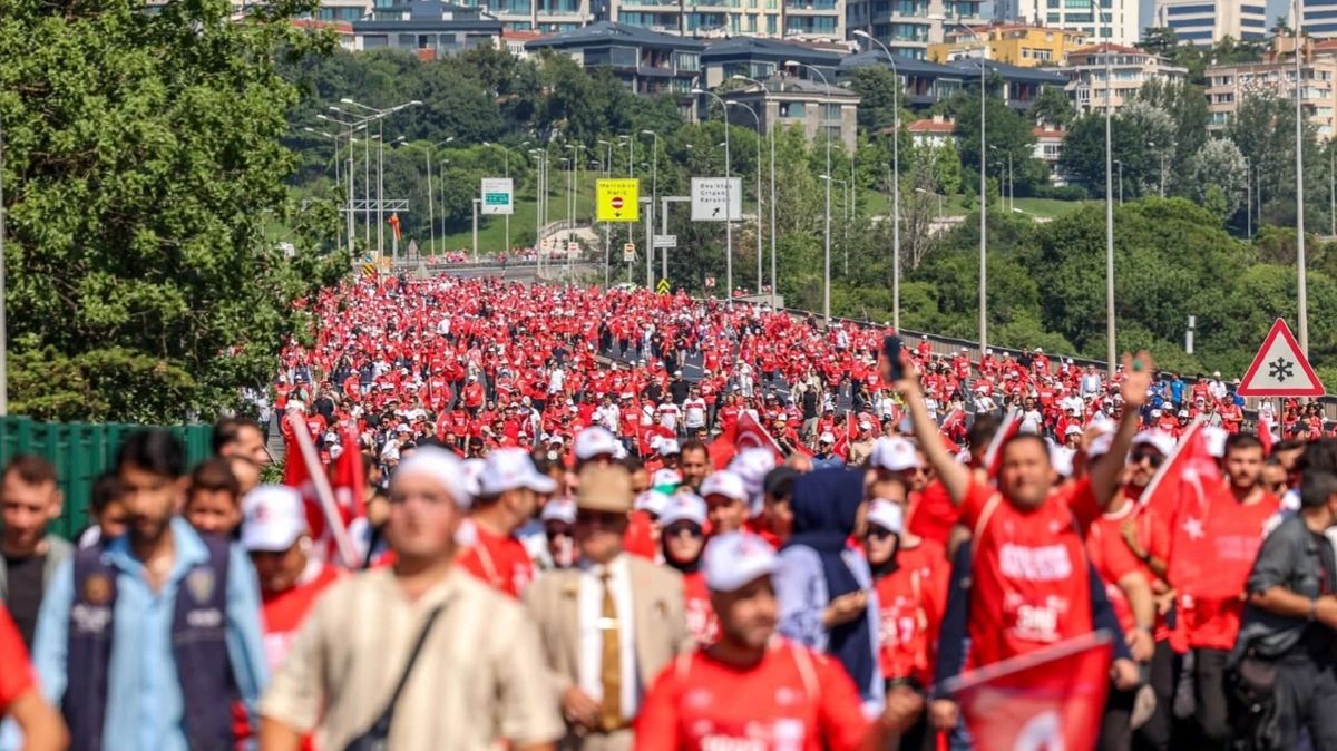 Túrkııada Demokratııa jáne ulttyq birlik kúni: el boıynsha eske alý sharalary ótip jatyr