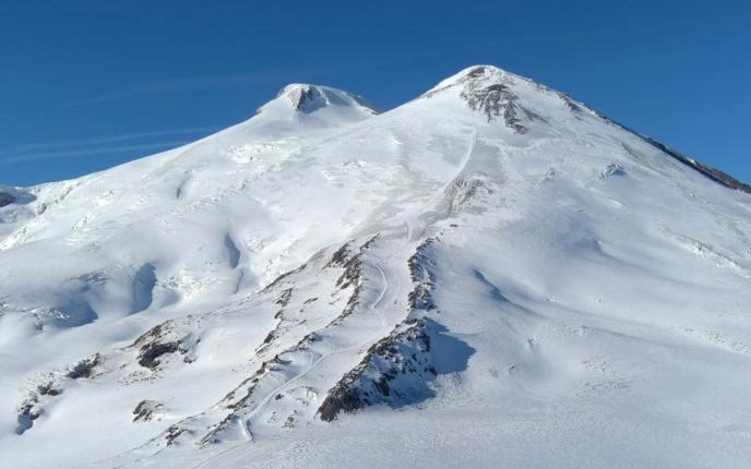 11-year-old boy dies while climbing Mount Elbrus, father injured