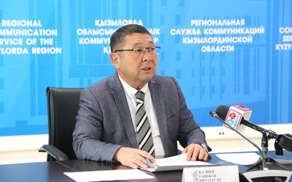 Қызылордада бір көшеде заңсыз салынған 7 жазғы кафе бұзылды