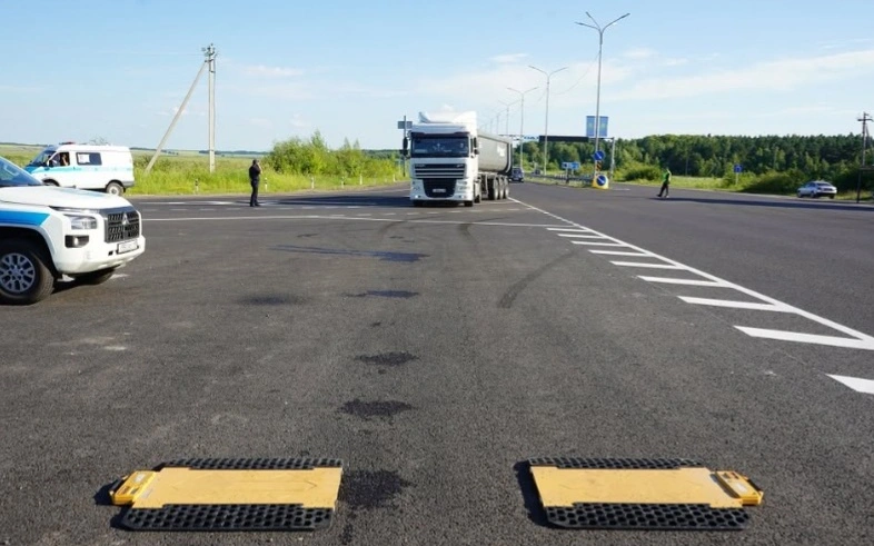 Порядка 30 грузовиков простаивали на въезде в Петропавловск в течение трех дней