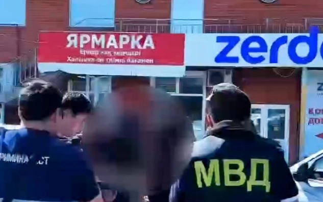 Атырауда тұрғыннан 2,5 млн теңге бопсалаған күдікті ұсталды