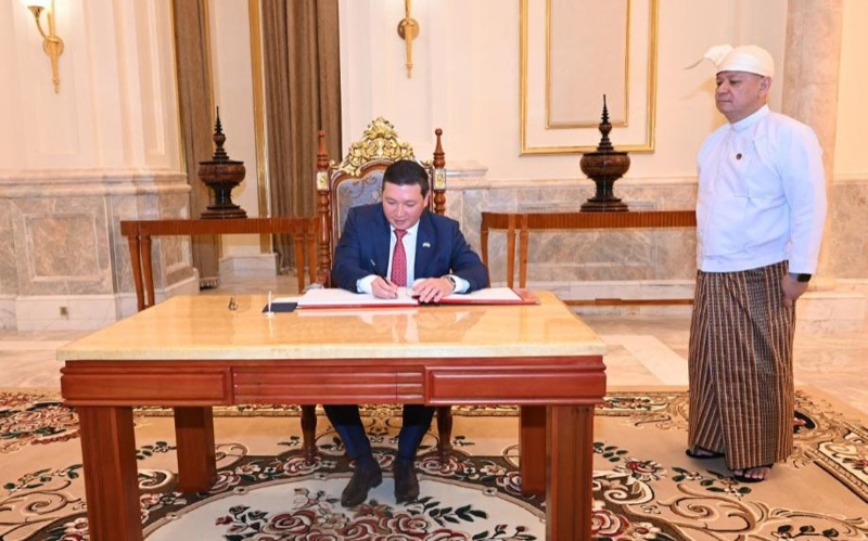 Kazakh ambassador presents credentials to Myanmar president Kazakh ambassador presents credentials to Myanmar president