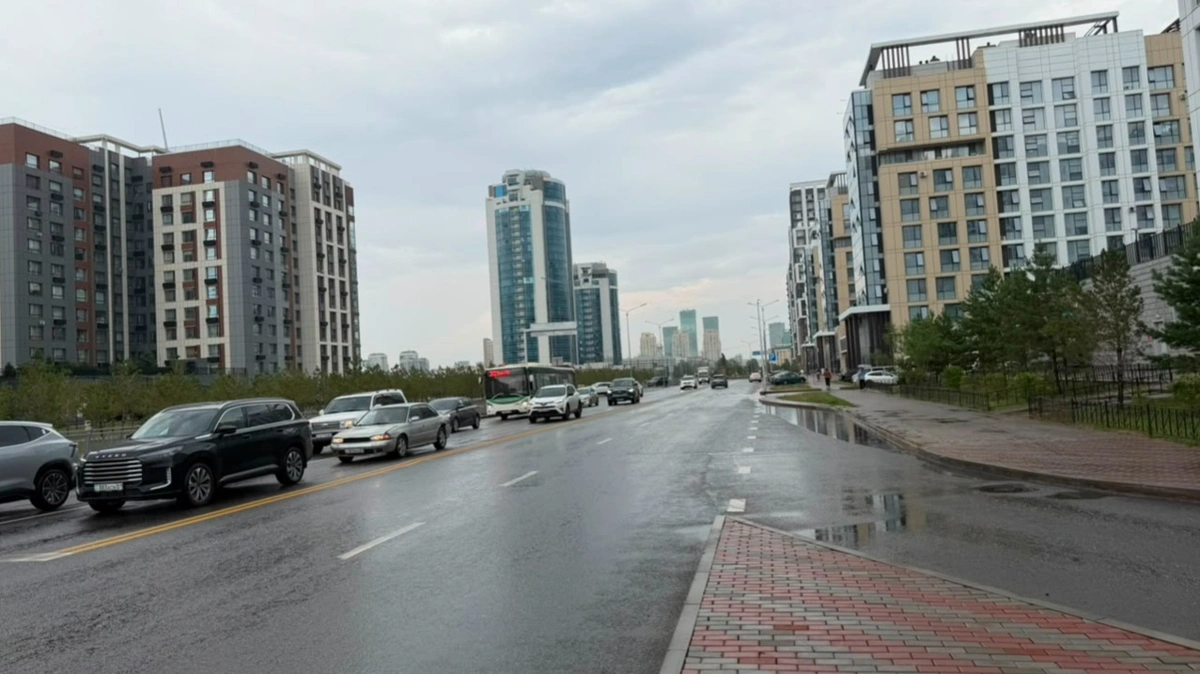 Астана көшелерін су басты: су сору жұмыстары қалай жүріп жатыр