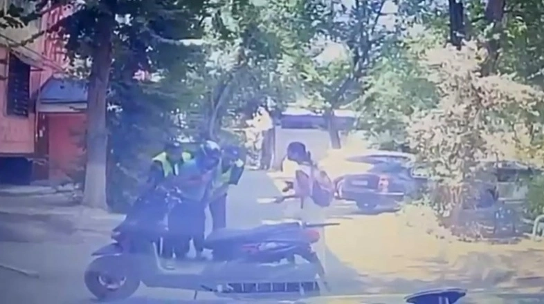 Полицейские в Таразе устроили погоню за пьяным мопедистом без прав