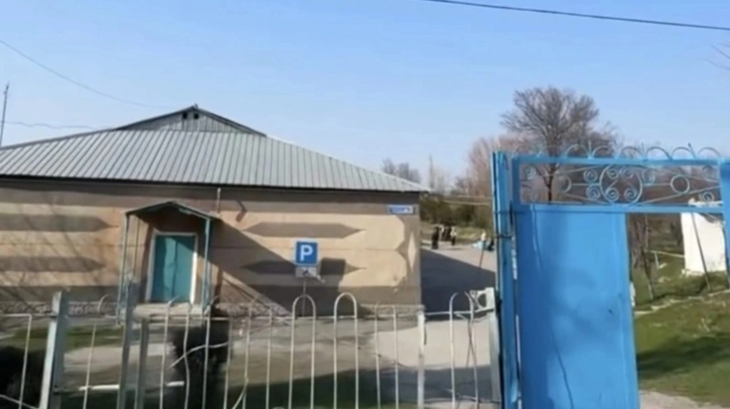 Школу-интернат строят методом асара в Туркестанской области