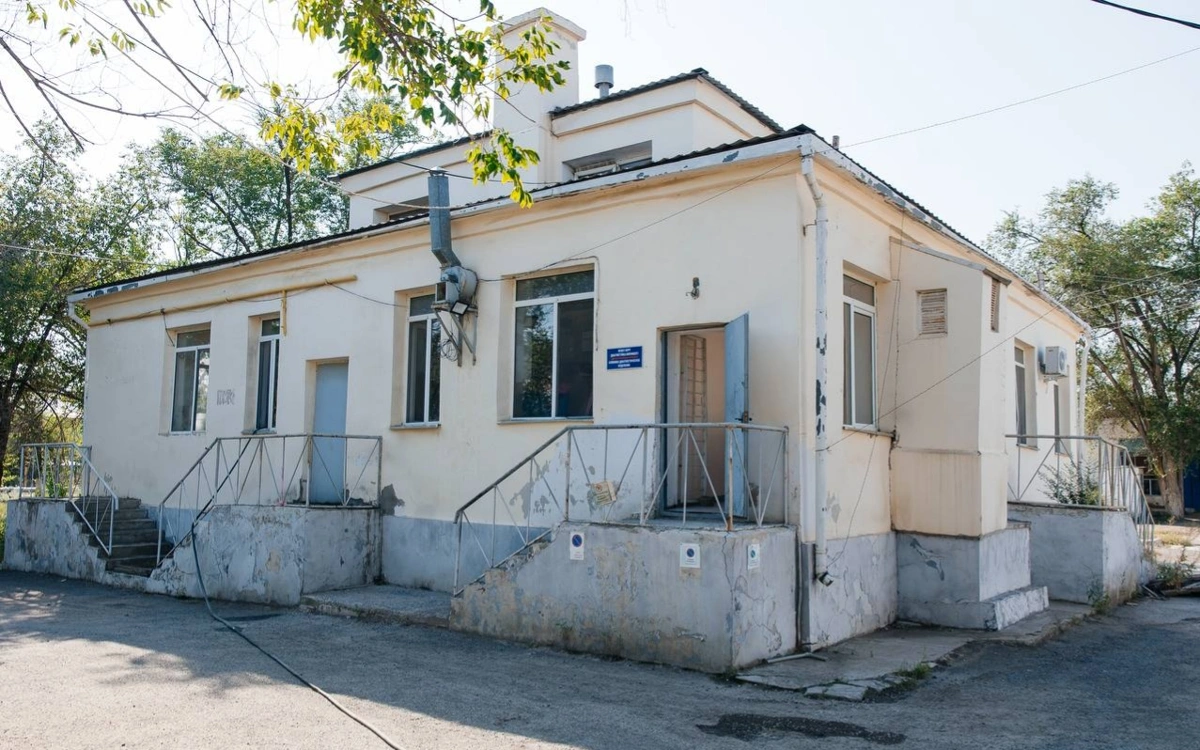 Атырау облыстық аурухананың жөндеуі: екі жылда небәрі 30% жұмыс орындалған 