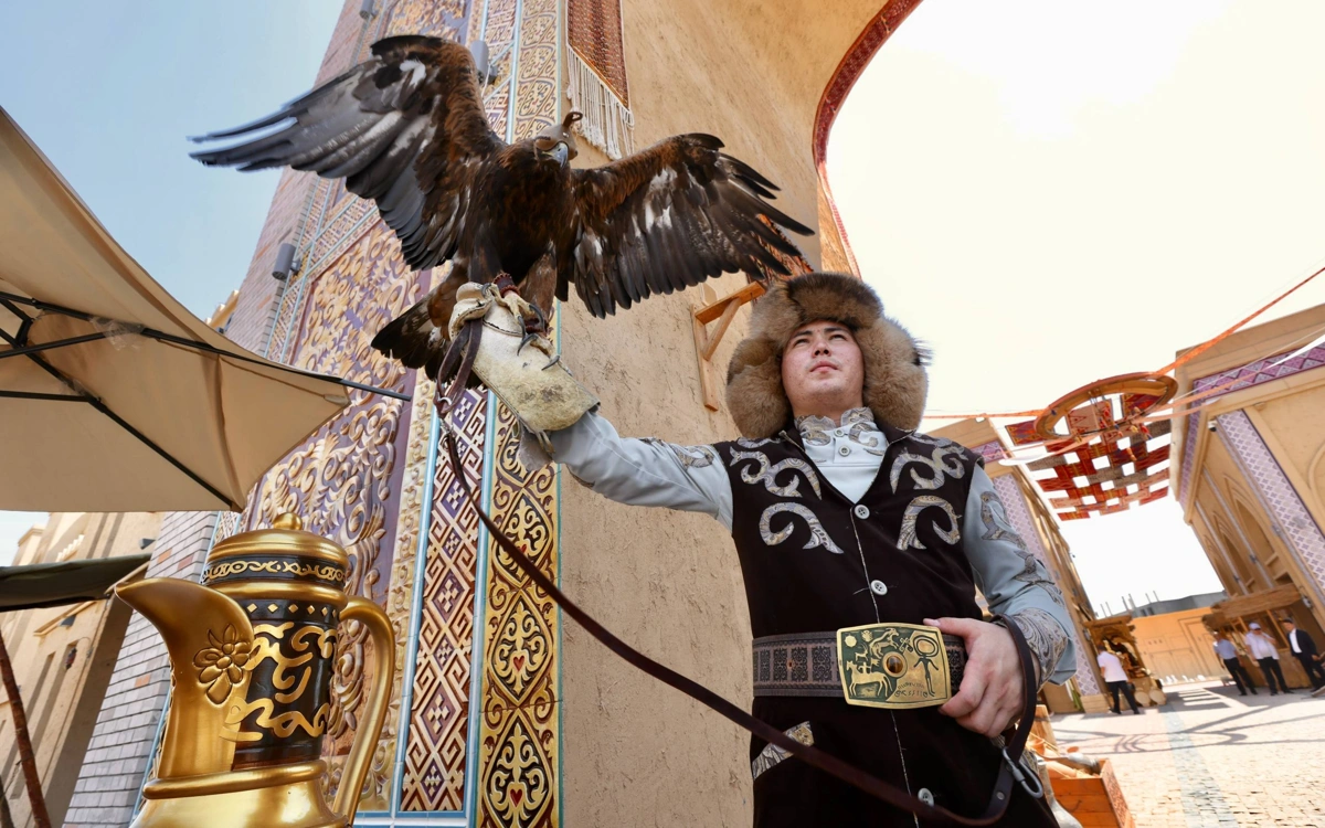 бүркітша