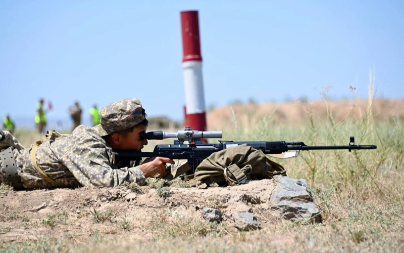 Свыше 200 военнообязанных совершенствуют навыки владения оружием в Жамбылской области