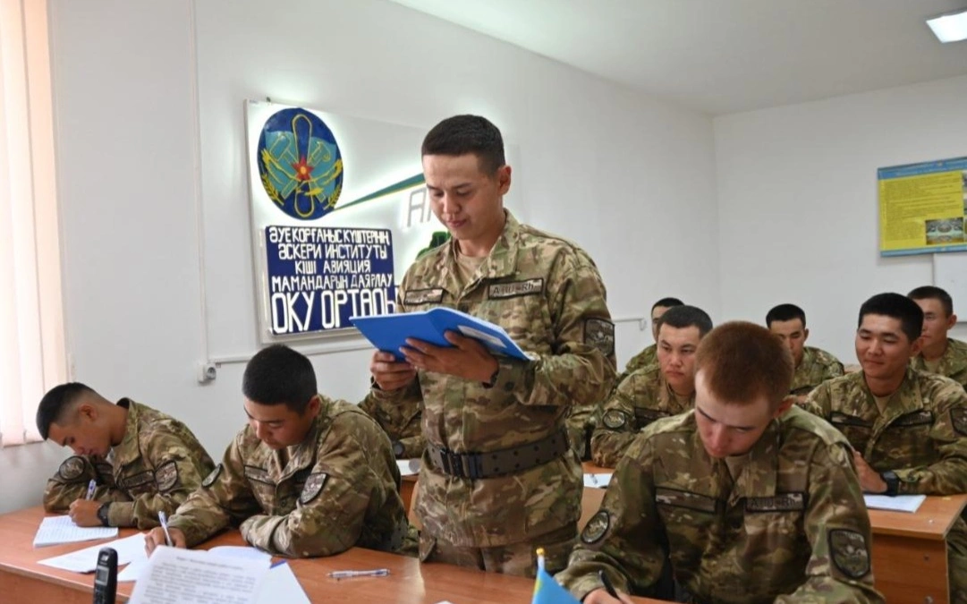 Ақтөбеде бір ауылдан шыққан 13 сарбаз авиациялық мамандықтарды меңгеріп жатыр