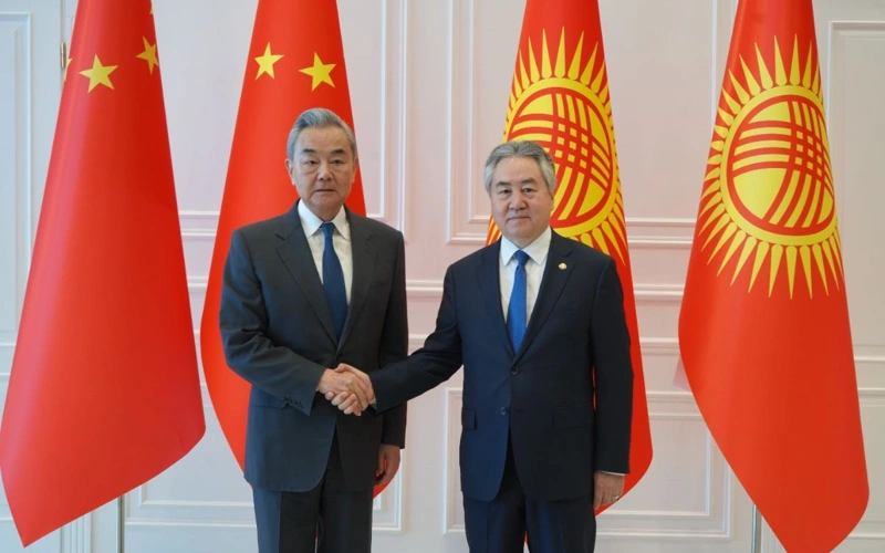 Kyrgyzstan and China discuss trade, economic cooperation and joint projects
