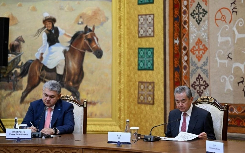 Kazakh FM meets with counterparts at SCO Foreign Ministers' Council