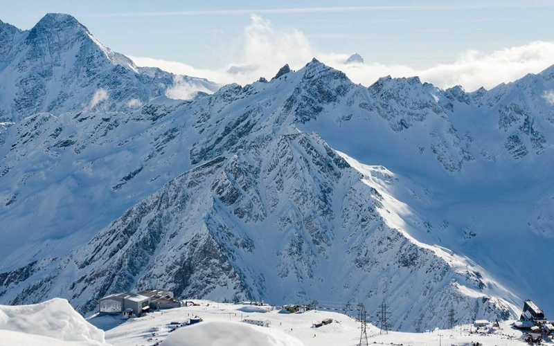 Two foreign climbers die on Elbrus — emergency services