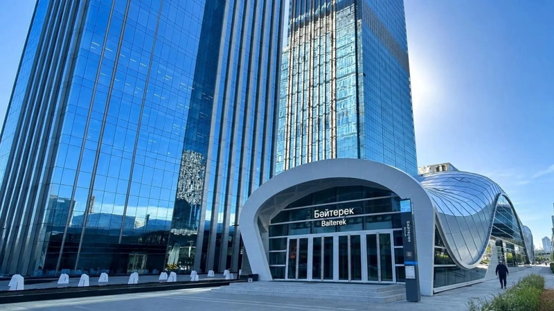 станция LRT через Abu Dhabi Plaza 
