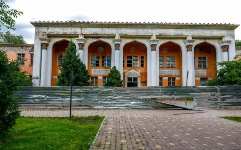 Алматыда бұрынғы теміржол ауруханасы 