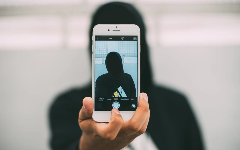 Japan eyes GPS devices to monitor stalkers