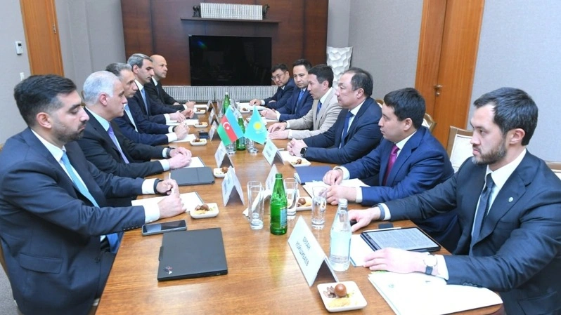 Kazakhstan, Azerbaijan deepen cooperation on Trans-Caspian Route
