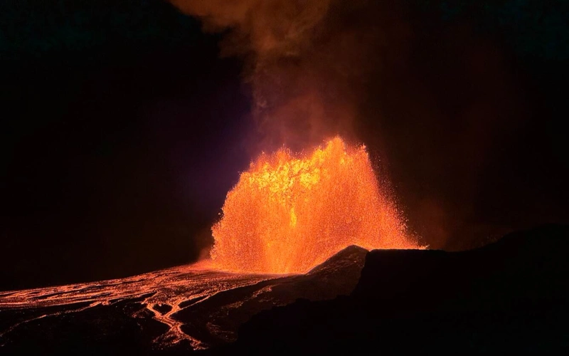 Hawaii’s Kilauea volcano blasts lava 500 feet high in latest eruption